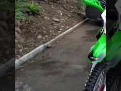 250ccのバイク 堅牢なシャーシ設計 強力なタイヤと懸垂システム 華麗な外観