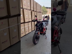 スピードメーターとオドメーター 水冷却エンジンを備えたダブルスポーツバイク