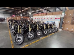 二重スポーツのオートバイ